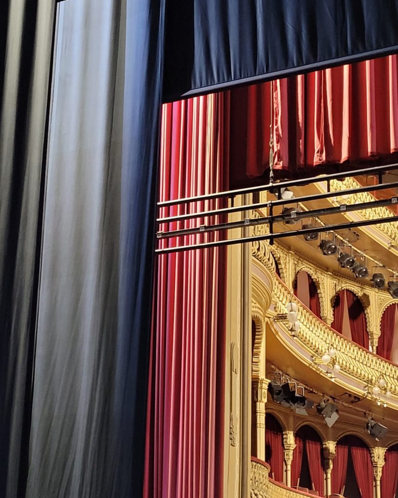 THEATRE FALLA OU GRAN TEATRO FALLA QUE SIGNIFIE G.T.F ©lasguiritanas.com