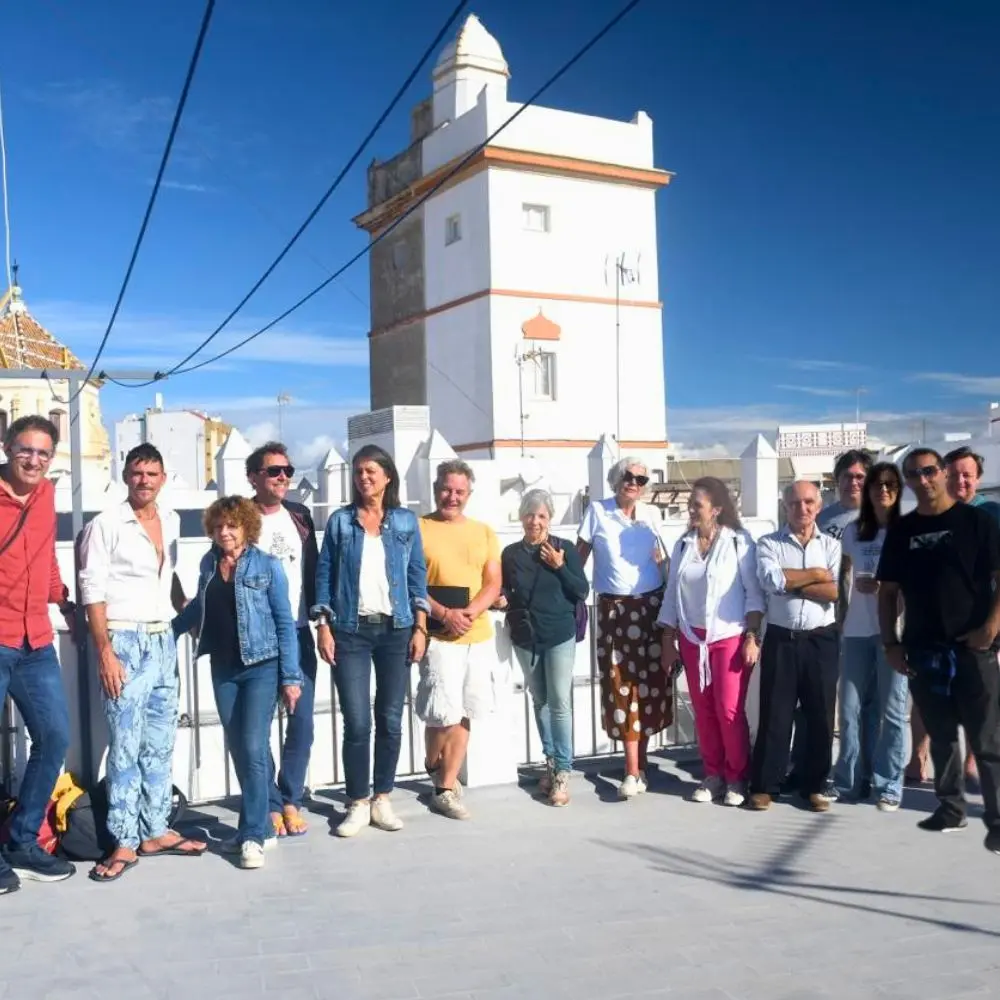 The 20 artists participating in the Rencontres Delacroix gathered on a rooftop terrace in Cádiz